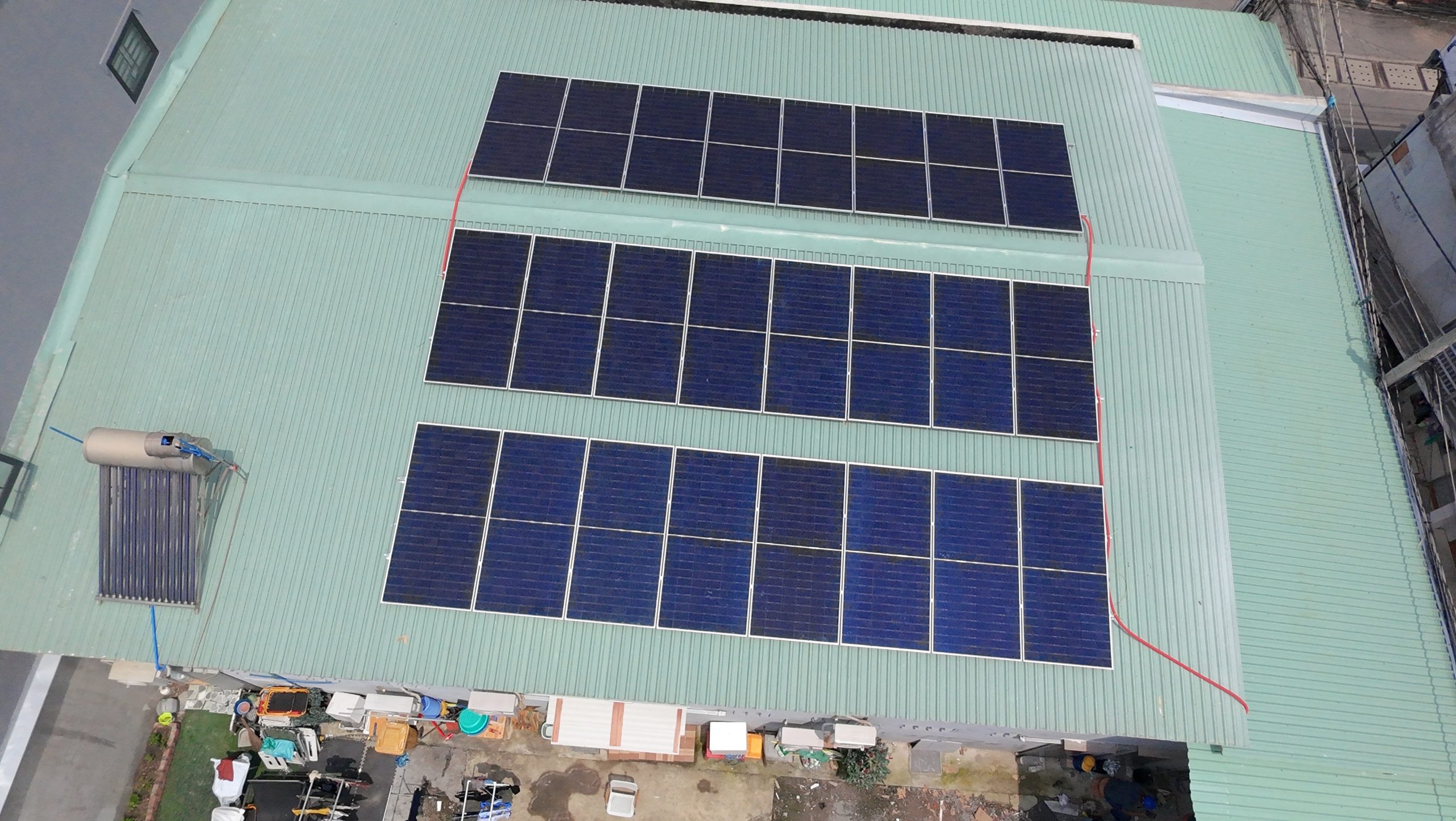 KVA Solar Bàn Giao Hệ Thống Điện Mặt Trời Có Lưu Trữ Cho Dãy Trọ Tại Thuận An 13kWp